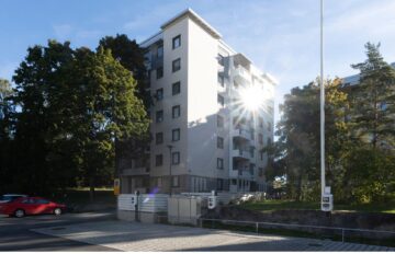 Juhana-herttuan_tie_7_talo_ja_parkkipaikkaa