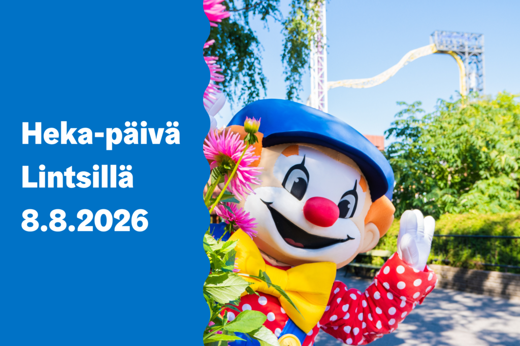 Linnanmäen maskottihahmo Rolle-pelle vilkuttaa iloisesti kameralle kukkien vieressä. Vasemmalla sinisellä taustalla teksti: ”Heka-päivä Lintsillä 8.8.2026”. Taustalla näkyy Linnanmäen laitteita ja vihreää puustoa.
